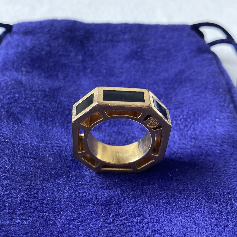 Tory Burch ring, size 6. Black and gold details. Only worn a few times. Has bag